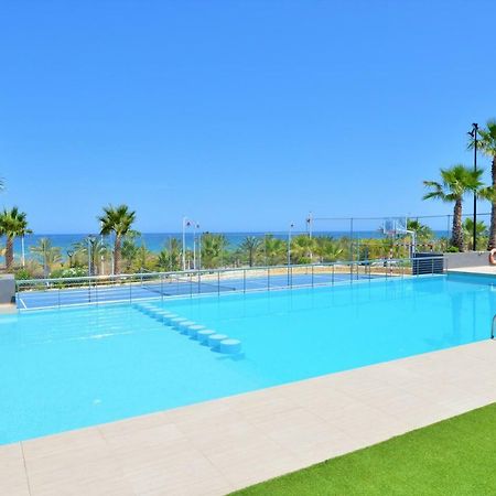 Beachfront Luxury Apartments By Nras Ареналес дел Сол Екстериор снимка